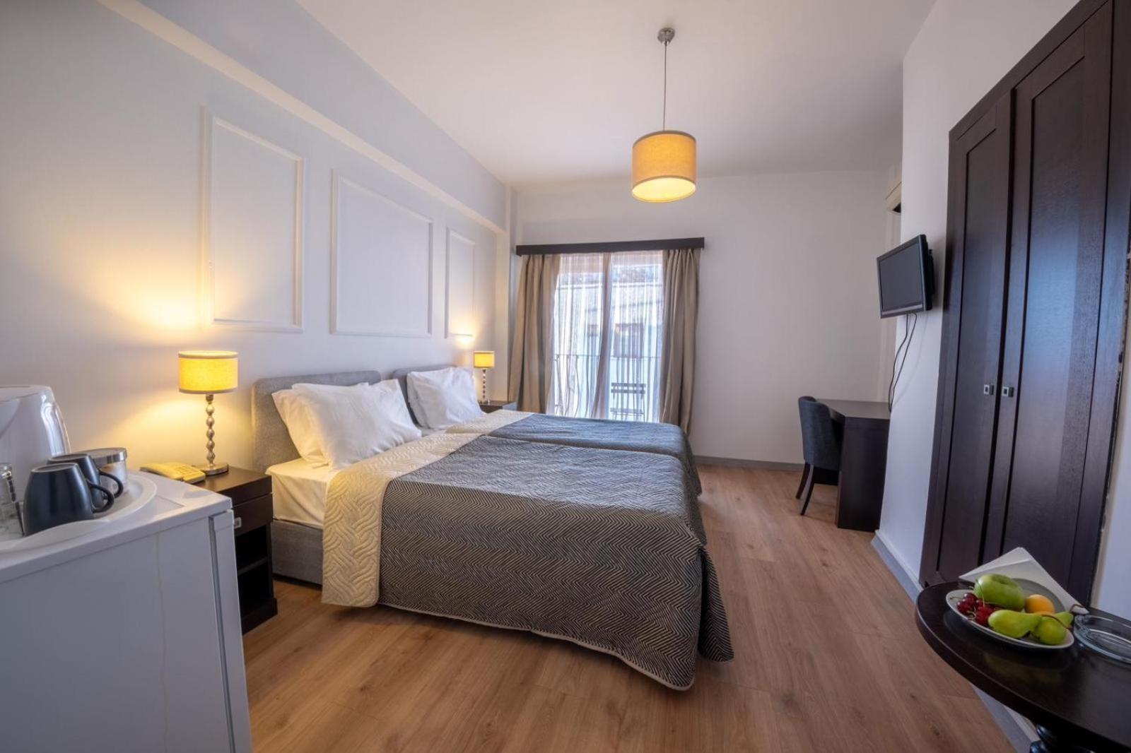 Kyrenia British Harbour Hotel Buitenkant foto