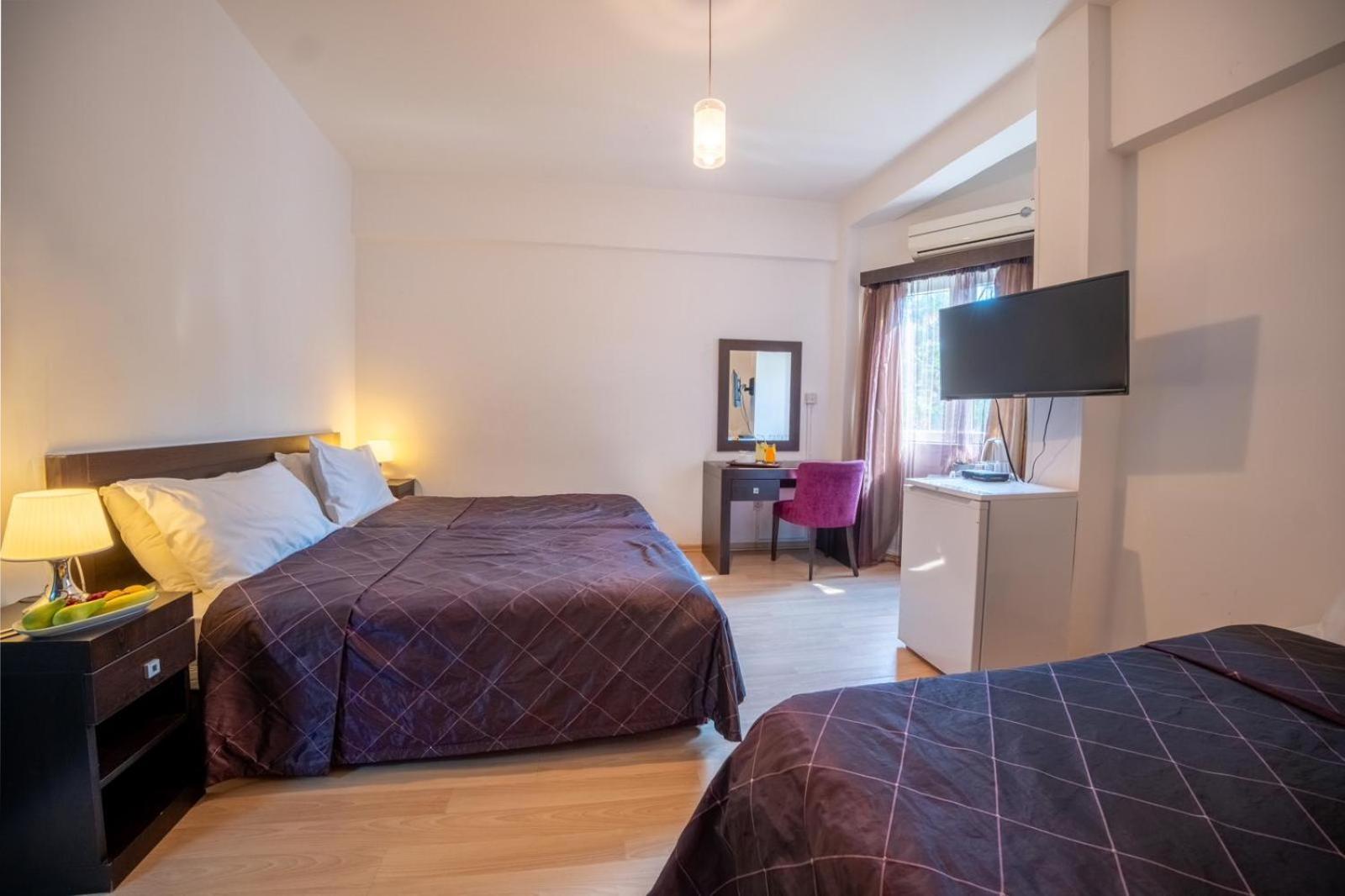 Kyrenia British Harbour Hotel Buitenkant foto