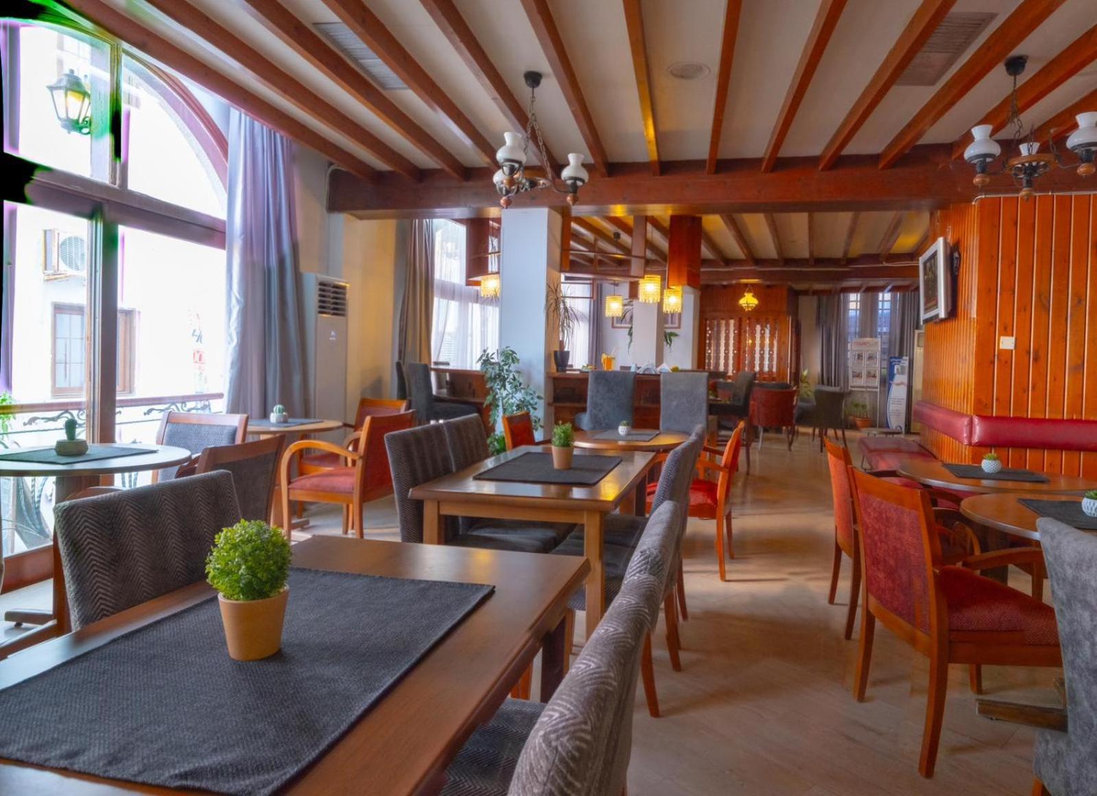 Kyrenia British Harbour Hotel Buitenkant foto