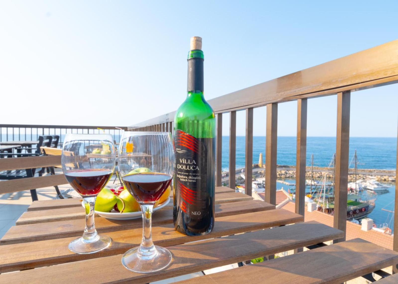 Kyrenia British Harbour Hotel Buitenkant foto