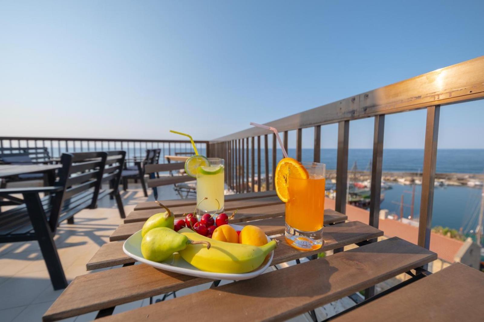 Kyrenia British Harbour Hotel Buitenkant foto