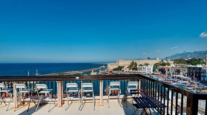 Kyrenia British Harbour Hotel Buitenkant foto