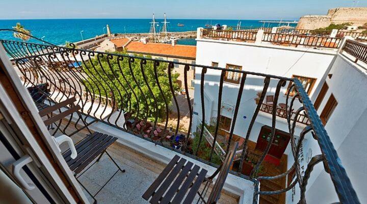Kyrenia British Harbour Hotel Buitenkant foto